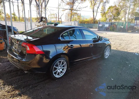 2011 Volvo S60 T6 из США, поврежденный, VIN YV1902FH0B2000730